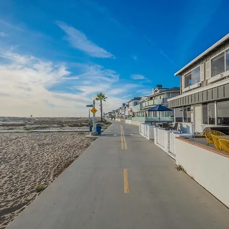 Charming 2 Story And 4 Bedroom Home On The Boardwalk
